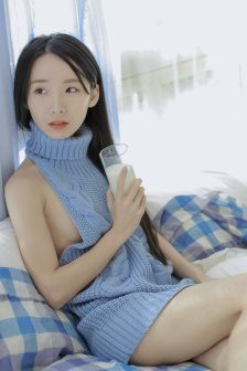 年轻的女教师在线